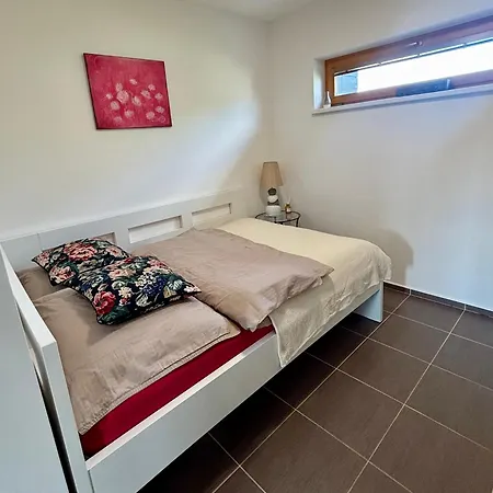 Apartment Luxury Flat In Purplered *