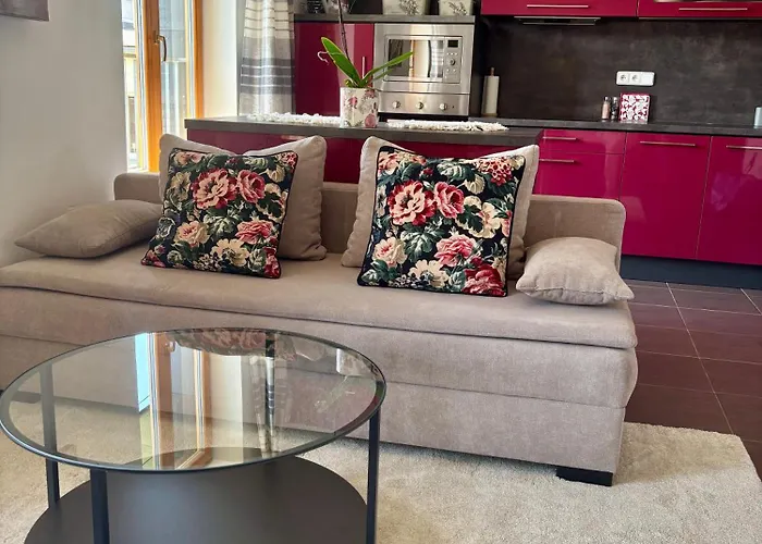 Luxury Flat In Purplered