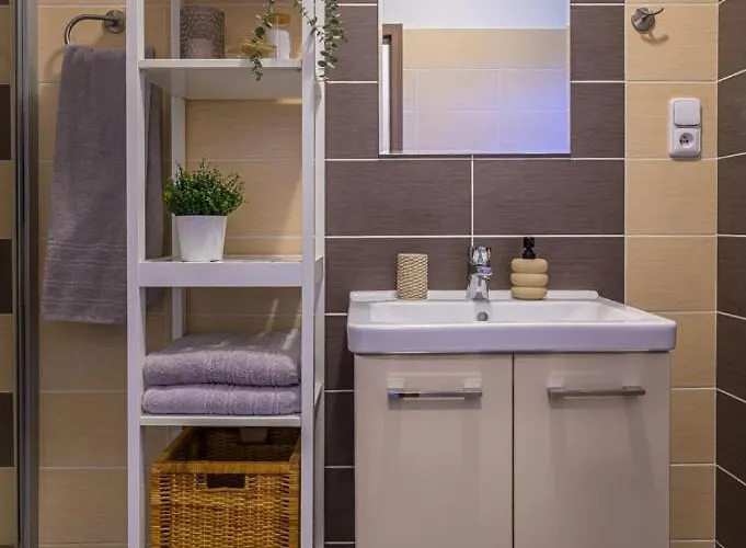 Luxury Flat In Purplered * 布尔诺