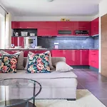 Luxury Flat In Purplered *
