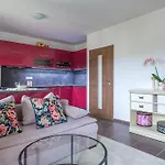 Luxury Flat In Purplered *