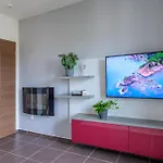 Luxury Flat In Purplered Brno