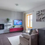 Luxury Flat In Purplered Apartment *